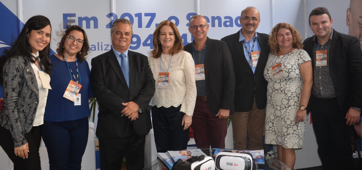 Equipe comercial Senac no congresso da AMUPE