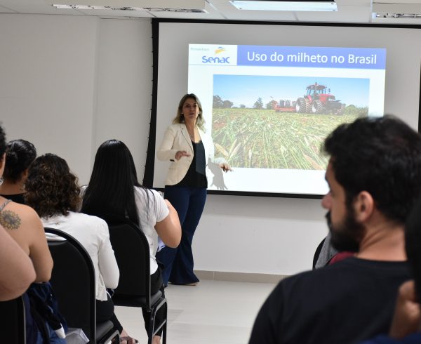 Amanda falou sobre o uso do milheto no Brasil