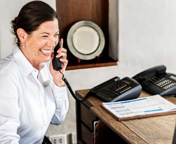 recepcionista em serviços de saúde é o profissional que atua nos processos de recepção e de atendimento nos ambientes de prestação de serviços de saúde