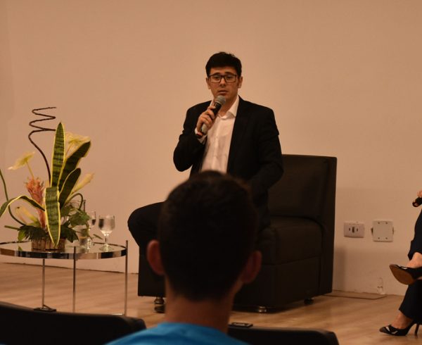 Palestra debate as formas de utilização do saque do FGTS