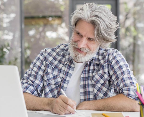 Estudar um idioma pode turbinar o cérebro e prevenir Alzheimer