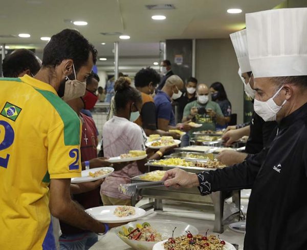 Segunda edição do “Natal que dá gosto” realiza jantar a 200 pessoas em situação de vulnerabilidade social