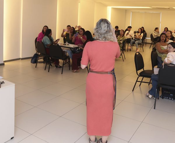 Congressistas põem a mão na massa em oficina de cultura maker