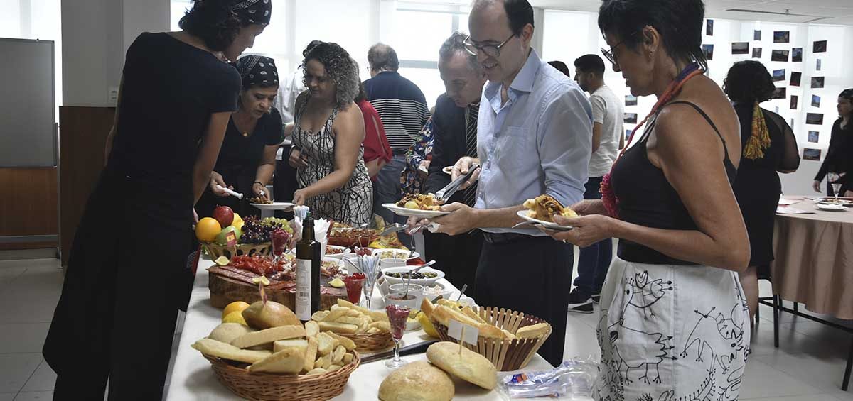 Alunos realizam evento com degustação de pratos ibéricos