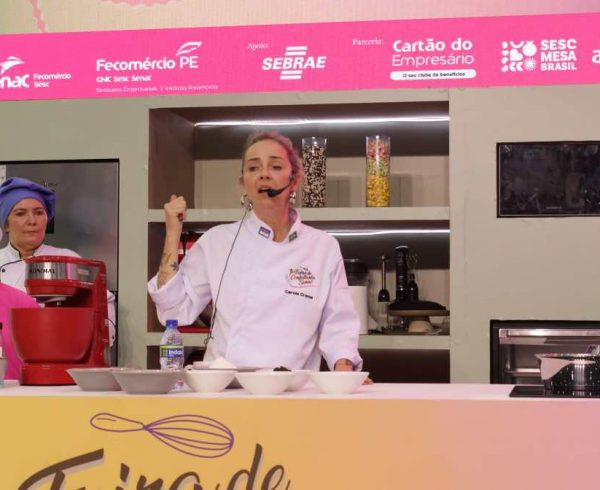 Renomada chef confeiteira Carole Crema lota Cozinha Show
